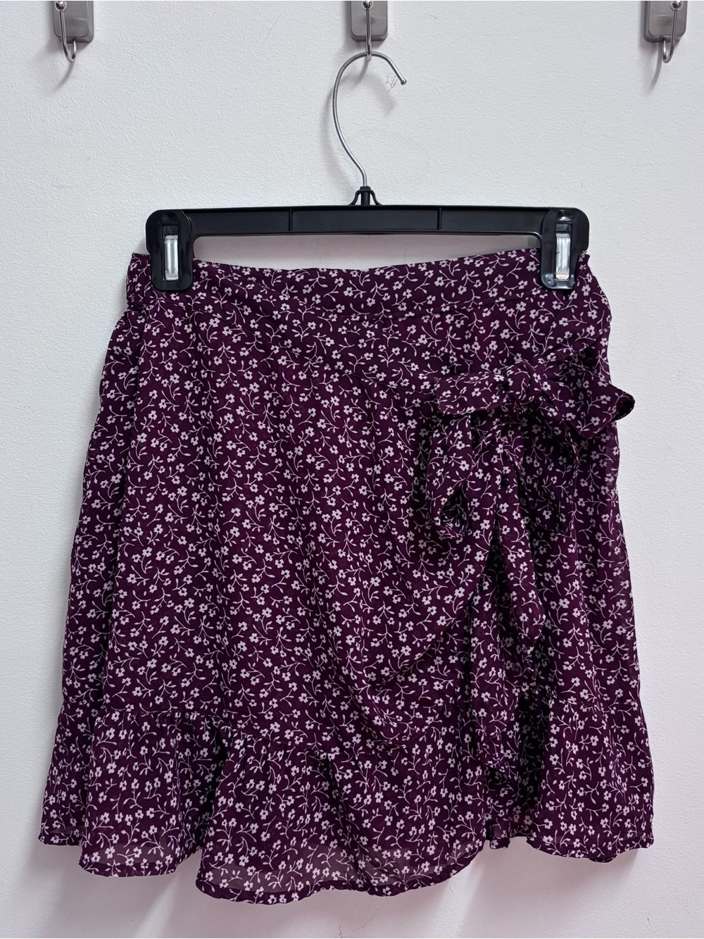 Hollister Burgundy Floral Tie-Detail Mini Skirt